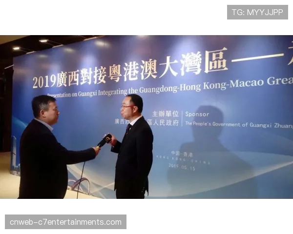 “上海海港新帅马斯喀特首次接受中国媒体专访，谈战术哲学”